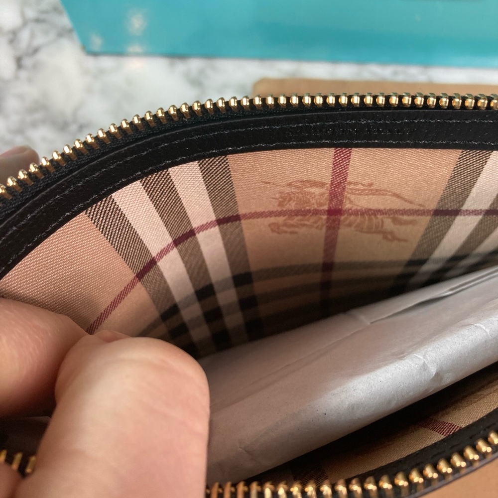 NWT Burberry Black Haymarket Leather Pouch Wristlet - Picture 7 of 7